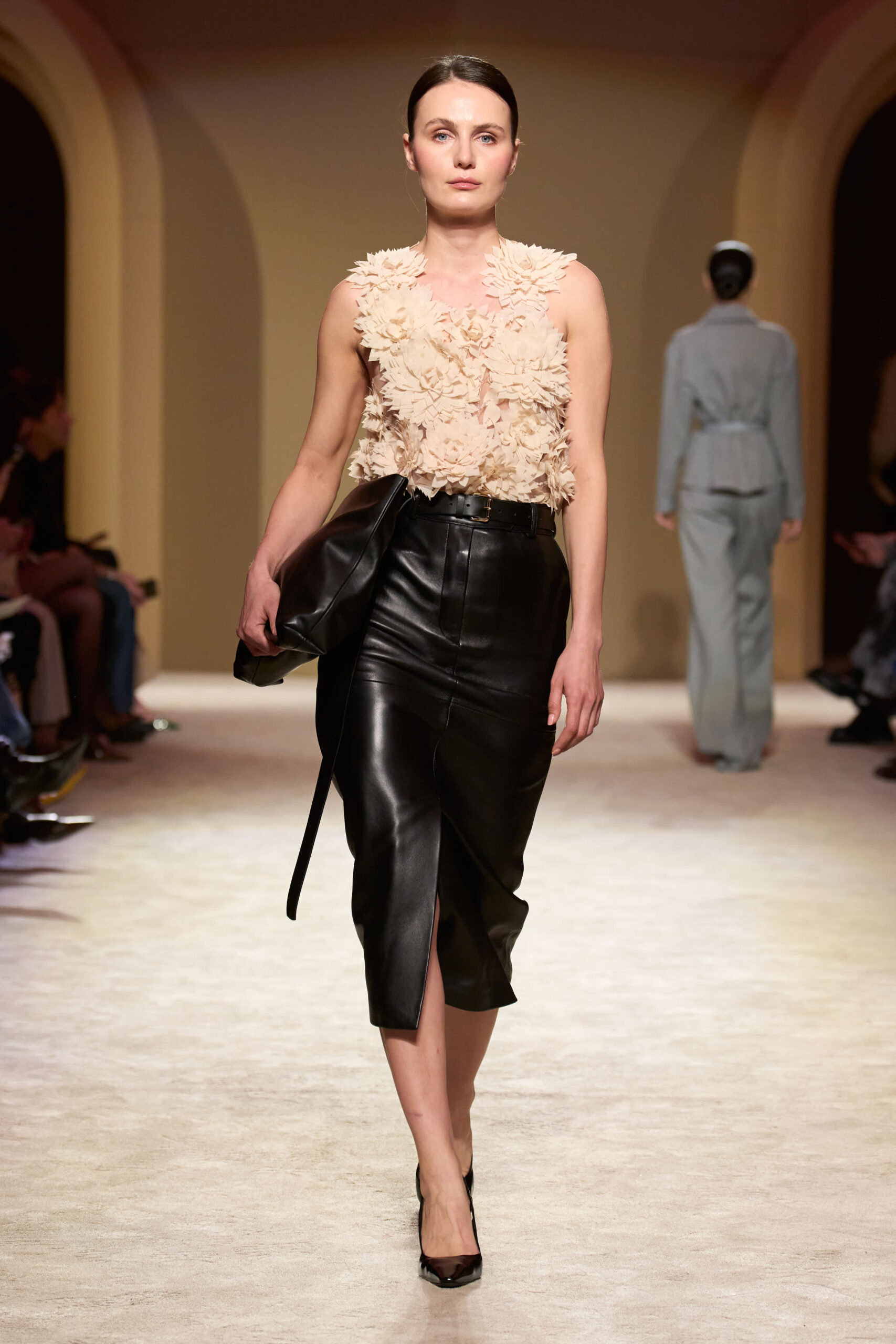 Wizz Air conectează voci emergente ale modei europene la Mercedes-Benz Bucharest Fashion Week 3 Geanina Daniela Hirjanu - Dualitae F26 017