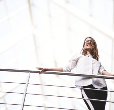 Identitatea se construiește prin acțiune, nu prin intenție