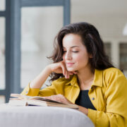 Interpretarea realității: cum povestea pe care ți-o spui îți creează viața