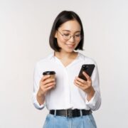 Obsesia pentru nou: cum au ajuns telefoanele second hand online să fie alegerea consumatorilor etici