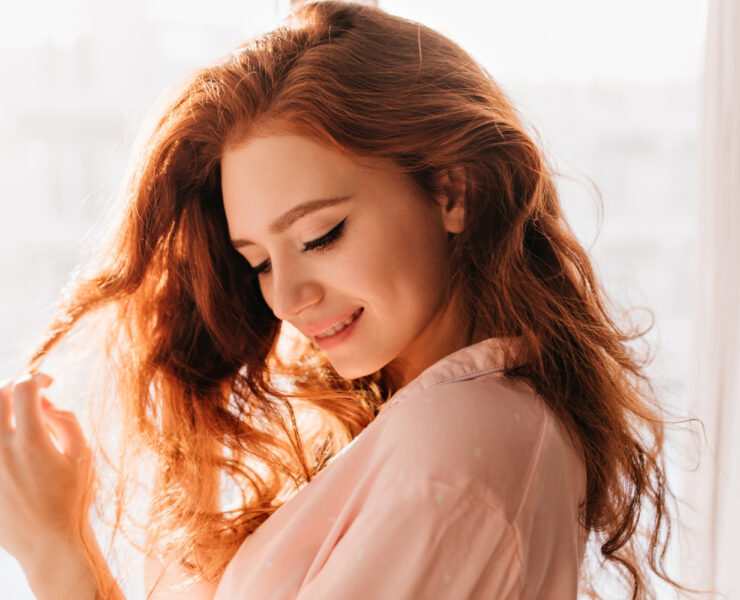 Păr mai plin, mai fresh, mai ușor: secretul e la rădăcină