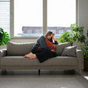 Perioade dificile: cum rămânem întregi când viața devine grea