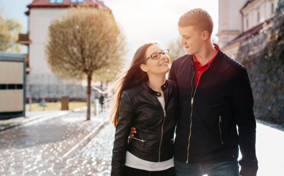 Prima iubire la adolescenți: cum îi transformă pe adolescenți și ne provoacă pe noi, ca părinți 1 Prima iubire la adolescenți: cum ne cresc copiii și ne provoacă pe noi, părinții