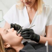 Programare la stomatolog în Suceava: primul pas pentru o dantură sănătoasă