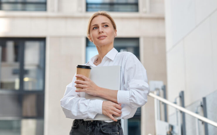 Visul unui job european vine cu un preț: frica de a pierde tot