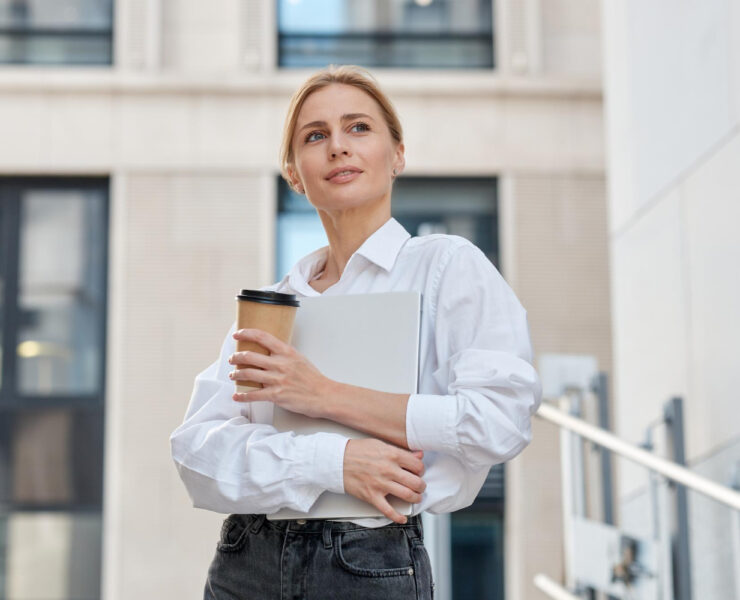 Visul unui job european vine cu un preț: frica de a pierde tot 5 Visul unui job european vine cu un preț: frica de a pierde tot