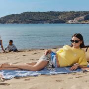 Zalando sărbătorește vara europeană cu stil într-o nouă campanie alături de Lily Collins