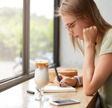 dimineata la cafea journaling