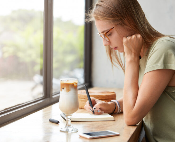 dimineata la cafea journaling