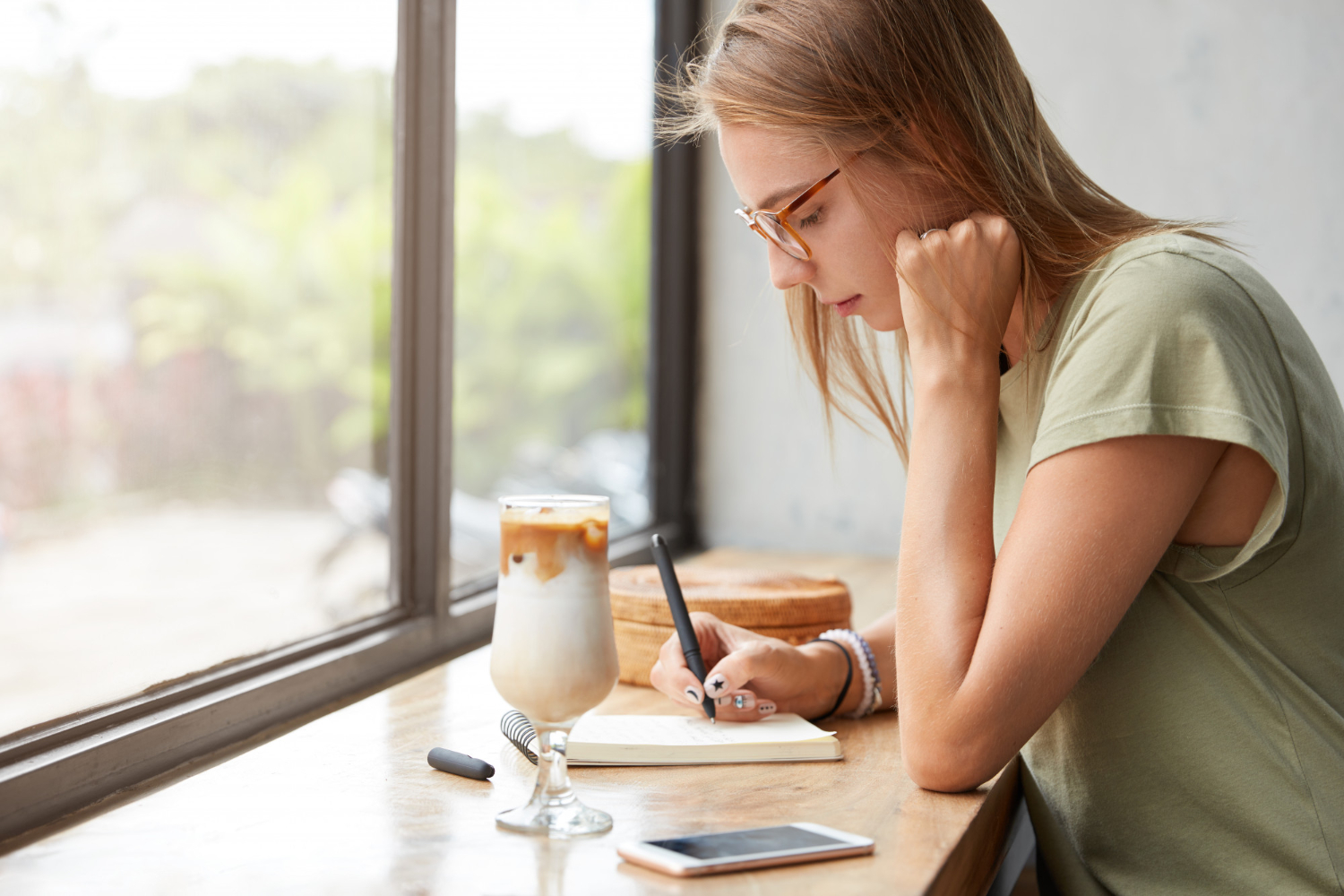 dimineata la cafea journaling