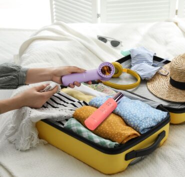 3 lucruri esențiale, o singură geantă: luxul rutinei de frumusețe care călătorește cu tine