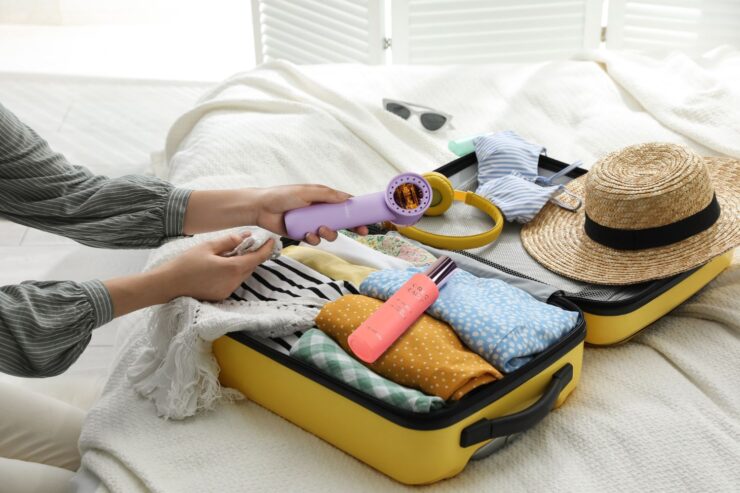 3 lucruri esențiale, o singură geantă: luxul rutinei de frumusețe care călătorește cu tine