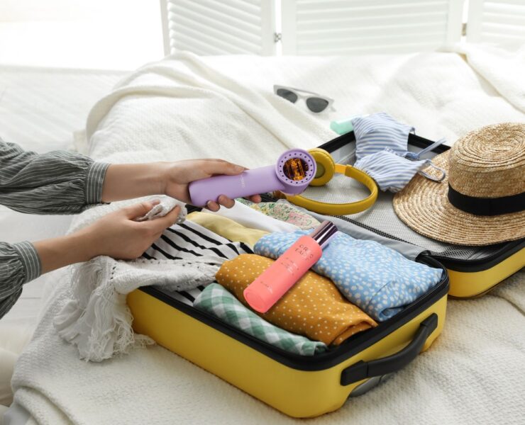 3 lucruri esențiale, o singură geantă: luxul rutinei de frumusețe care călătorește cu tine