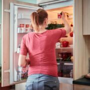 Alimentația intuitivă: cum să îți organizezi frigiderul pentru o relație sănătoasă cu mâncarea