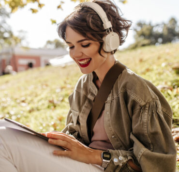 Cărți audio pentru cei mici și părinți: recomandări pentru momente care contează