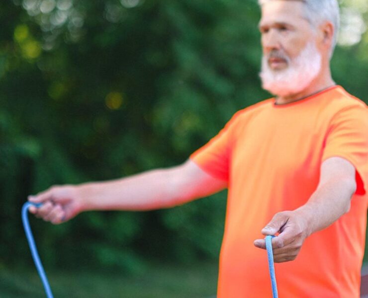 Dacă vreau să mă simt mai energic, ar trebui să iau suplimente și să-mi schimb stilul de viață? O abordare completă pentru rezultate vizibile