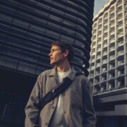 Eleganță stilată pentru călători și pentru cei care prețuiesc mobilitatea – colecția ReTravel de la Reserved