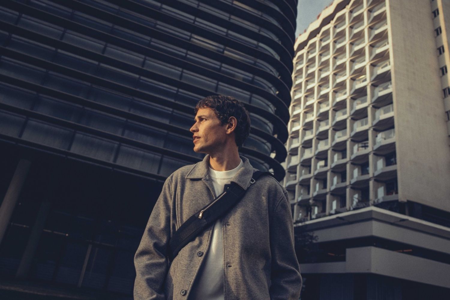 Eleganță stilată pentru călători și pentru cei care prețuiesc mobilitatea – colecția ReTravel de la Reserved