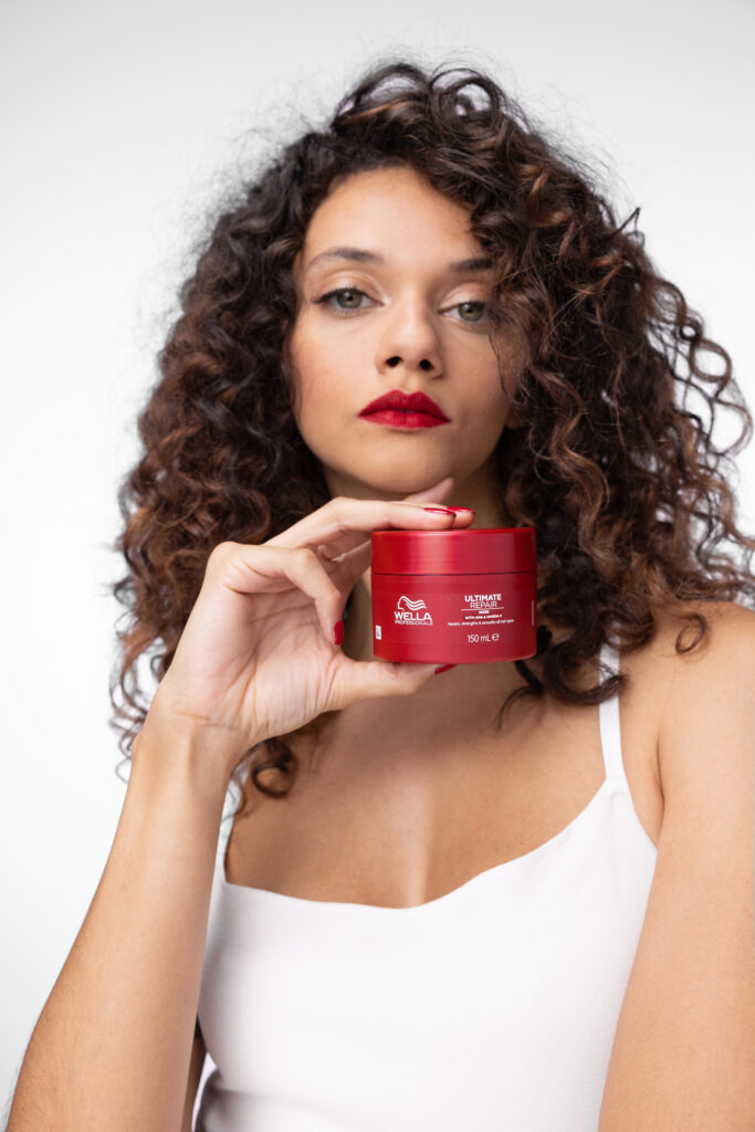 JPG HighRes Wella Professionals Ultimate Repair mask launch secondary image 0757 2023