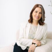 Laura Ghiță: Claritatea apare atunci când ai curajul să vezi ce nu se vede 11 Laura Ghiță: Claritatea apare atunci când ai curajul să vezi ce nu se vede