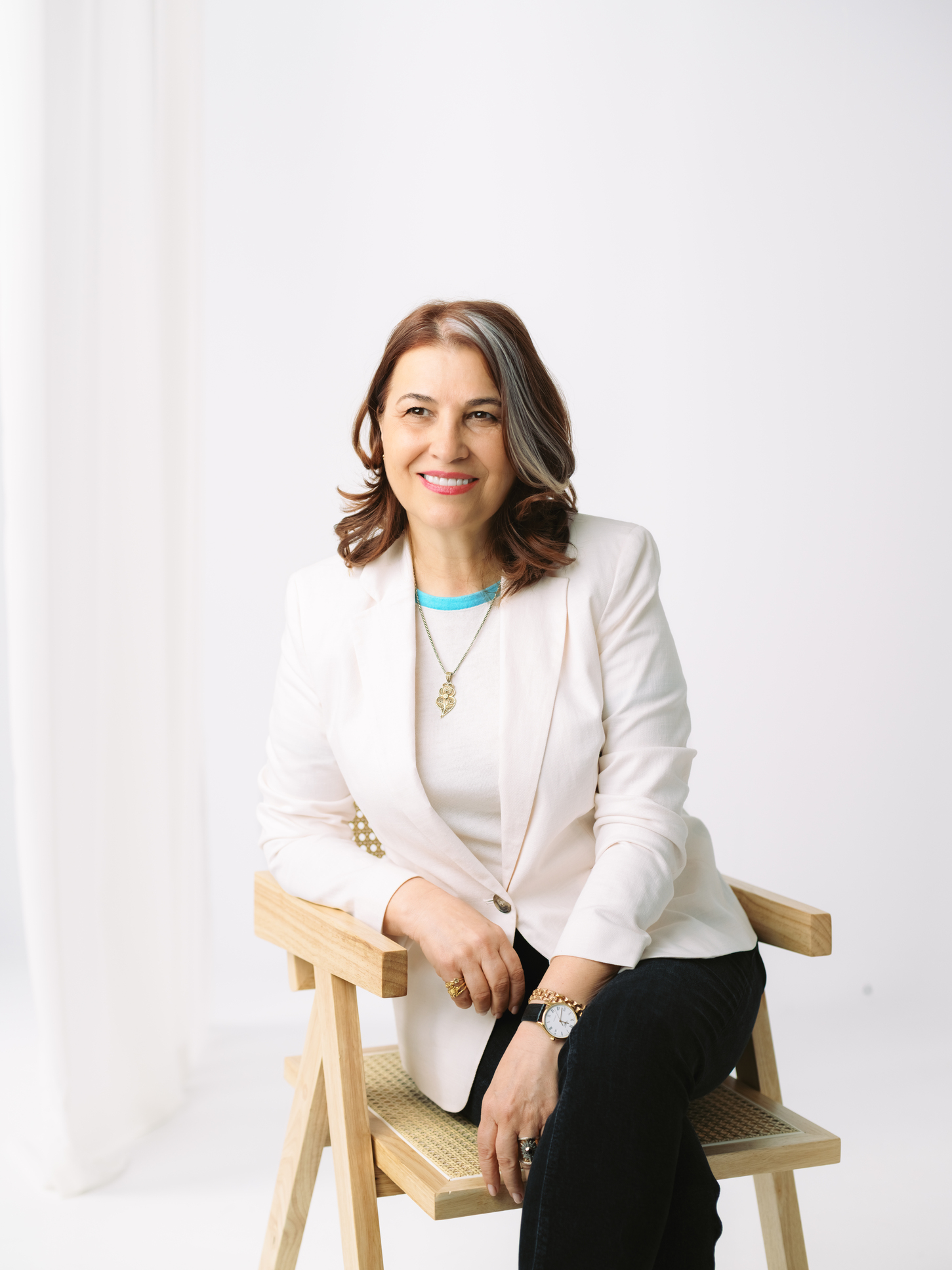 Laura Ghiță: Claritatea apare atunci când ai curajul să vezi ce nu se vede 3 Laura Ghiță