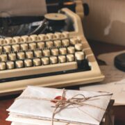 Obiecte cu valoare sentimentală: ce arunci și ce păstrezi? 13 Obiecte cu valoare sentimentală: ce arunci și ce păstrezi?