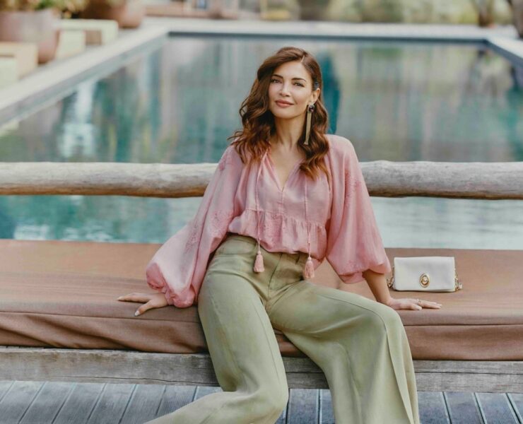 Oltre conturează esența primăverii prin nuanțe luminoase, materiale delicate și siluete fluide