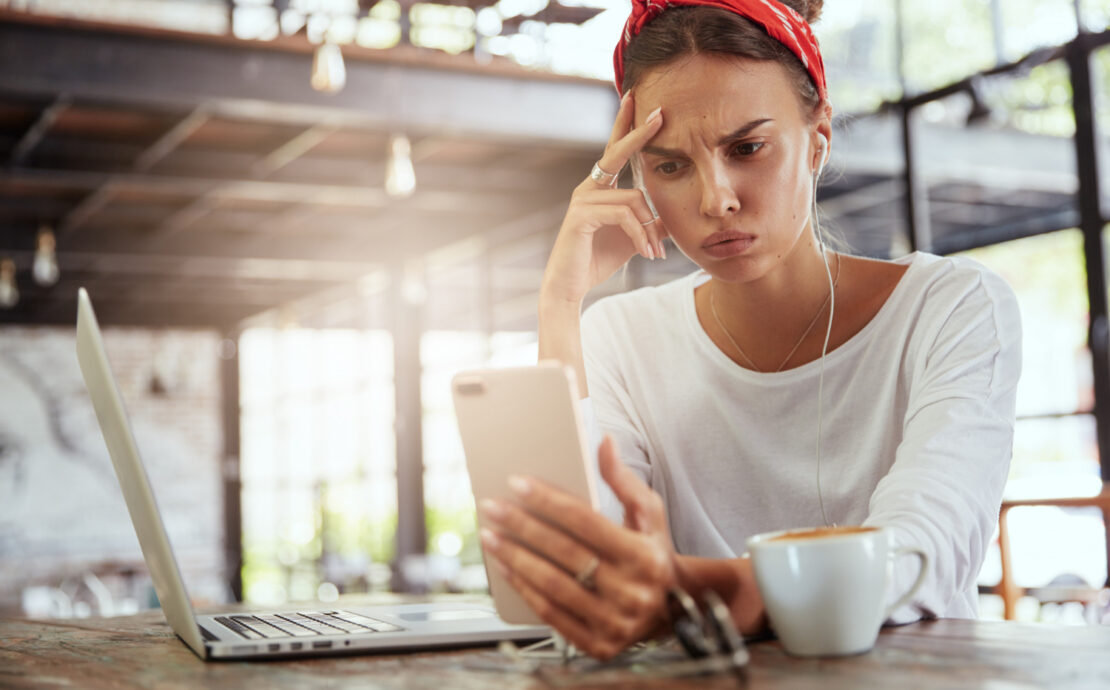 Panica mediatică explicată: cum titlurile dramatice ne schimbă percepția realității