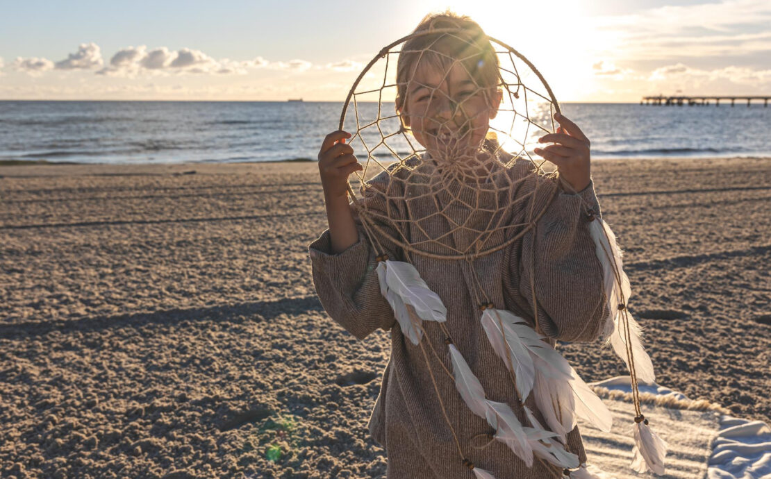 Roxie Nafousi MANIFEST